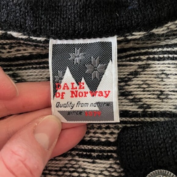 DALE OF NORWAY Classic Black Fair Isle 1/4 Button Ski Sweater Size M - Picture 2 of 5